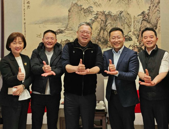 中央广播电视总台领导与深蓝汽车沟通2025年品牌传播合作(图1)