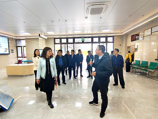 省政府参事室专家组成员李振清会长为佛冈县打造森林文旅康养产业(图3)